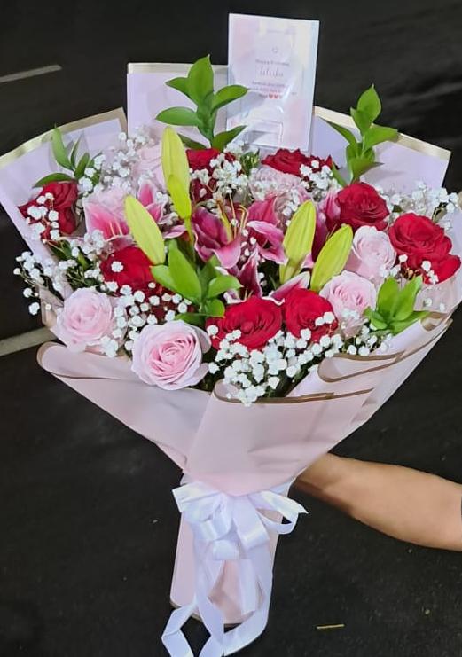 Hand Bouquet 11